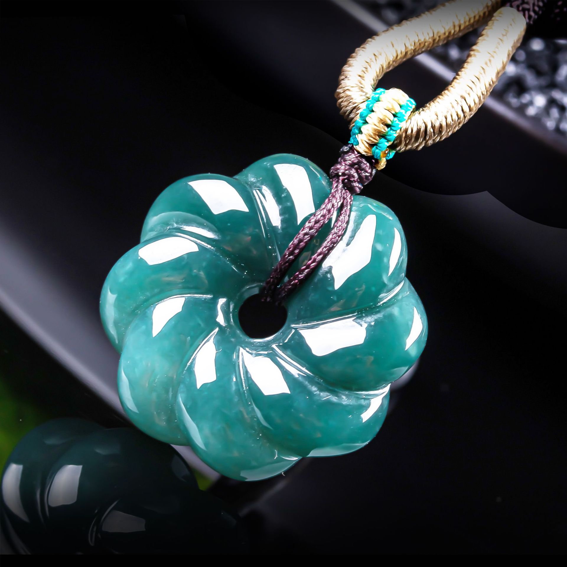 Women Accessories To Gift - Natural Burmese Jadeite Flower Pendant Necklace